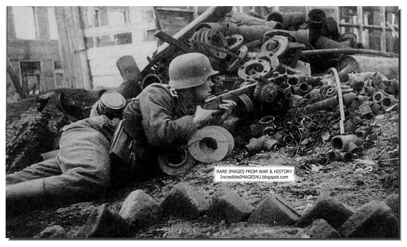 german-nco-with-russian-PPS-machinegun-stalingrad-september-october-1942.jpg